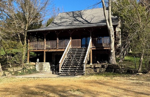 Hanover Cabin | Rocky Waters Estate, Hanover IL - Fisherman’s Cabin