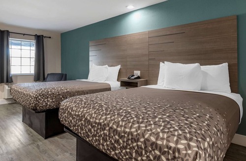 Caldwell Hotel | Rodeway Inn Caldwell
