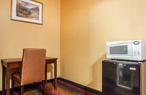 Jersey City Hotel | Rodeway Inn Jersey City North