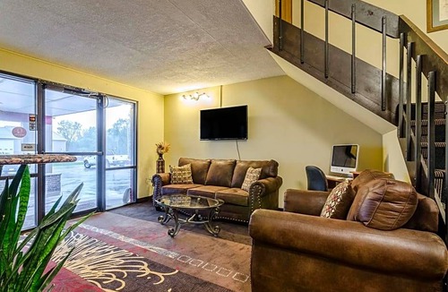 Mitchell Hotel | Rodeway Inn