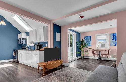 Asbury Park House | Romantic Bungalow in Vibrant Asbury Park – Walk to Beach, Shopping, & Dining!