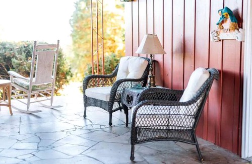 Louisville House | Romantic Suite Rental with Terrace and Chimenea near Gatlinburg, Tennessee