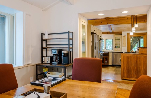 Clear Lake House | Ron’s Landing - A Place to Slow Down, Gather Together & Make Lasting Memories