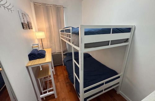 Chelsea Apartment | Room in Chelsea 2 with Kitchen - Shared Bathroom -5th Floor Walk-UP