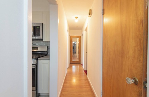 West Ridge Bed & Breakfast | Room in Town house Rogers Park