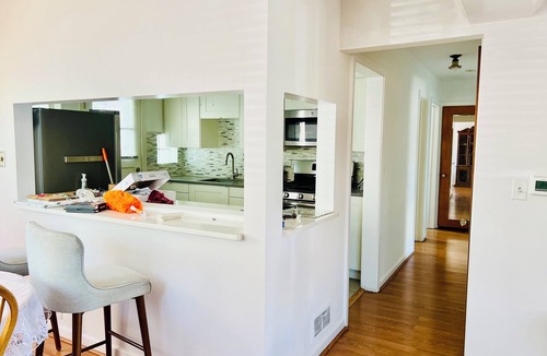 West Ridge Bed & Breakfast | Room in Town house Rogers Park