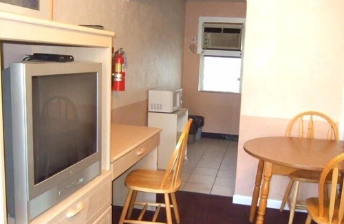 Wildwood Hotel | Royal Court Motel
