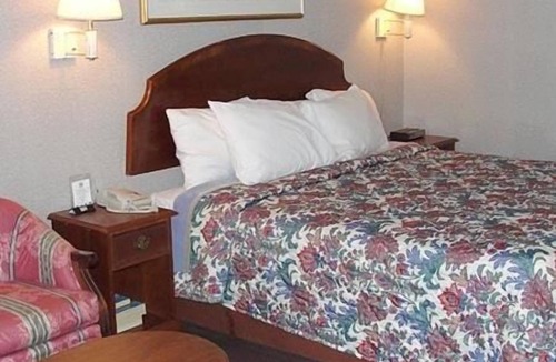 Alcoa Hotel | Royal Inn Knoxville Airport Alcoa