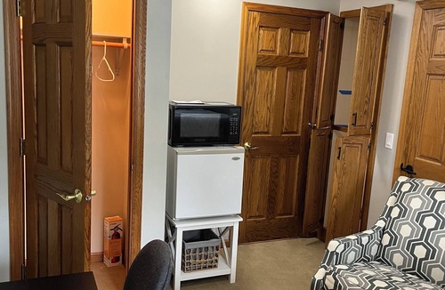 Shoreview Apartment | Royal Oaks Retreat w/Keyless Entry & Pool Access