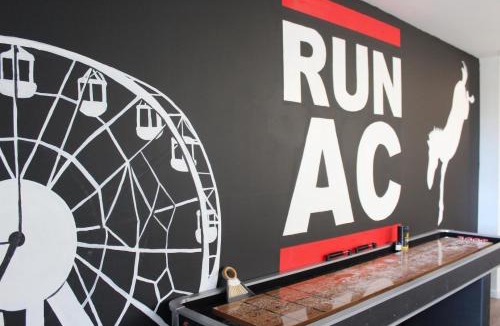 Atlantic City House | Run-AC Villa- Block from Ocean Casino & Waterpark!