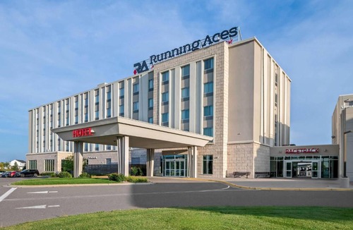 Columbus Hotel | Running Aces Hotel & Casino, Trademark Collection by Wyndham