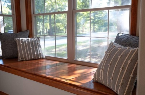 Powell Cabin | Rural 6 bedroom cabin - With a Hot Tub!