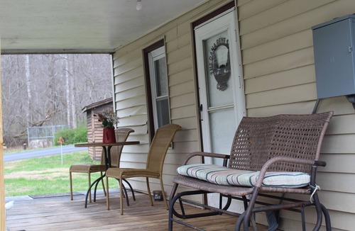 Stanardsville Cabin | Rural Cabin along Swift Run River, ten minutes from Shenandoah National Park.