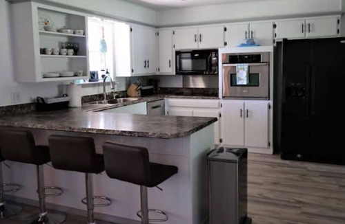 Lincoln County House | Rural Gem! Recently Remodeled and Redecorated 3/2/2 Farmhouse on 24 Acres