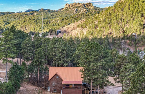 Keystone Cabin | Rushmore Retreat - View of Mt Rushmore + Hot Tub + Game Room