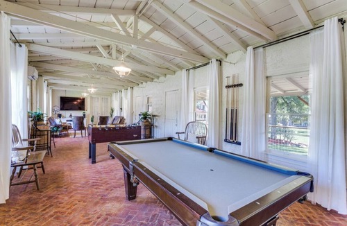 Mineral Wells Cabin | Rustic-Chic 2BR Casita Sleeps 10 Brazos River Views Mineral Wells
