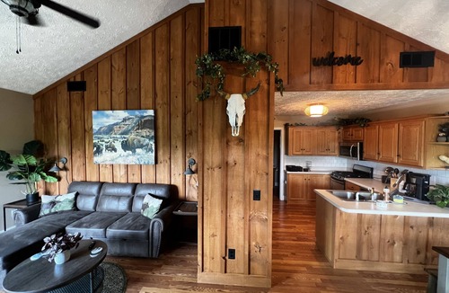 Dawsonville Apartment | Rustic Getaway - Peaceful North GA Mountains - King Sized Bed