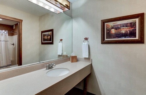 Johnston Hotel | Rustic Hotel Retreat w/Pool and Gym Onsite | 7 mi to Clive Aquatic Center