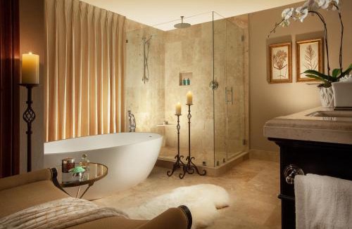 Jackson Resort | Rustic Inn Creekside