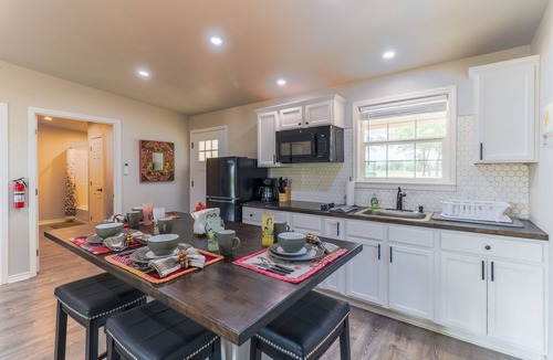 Denison Cabin | Rustic luxury at Captain Allred's Cabin