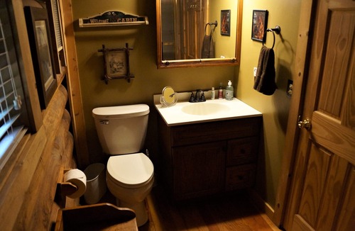 Blanchardville Cabin | RUSTIC, MAGICAL, LOG HOME IN SW. WI. ...TROUT STREAM, HIKING, NEARBY CANOEING