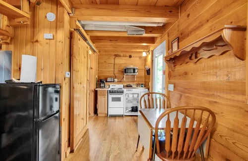Savanna Cabin | Rustic River Cabin 4