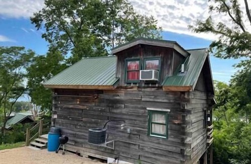 Savanna Cabin | Rustic River Cabin 5