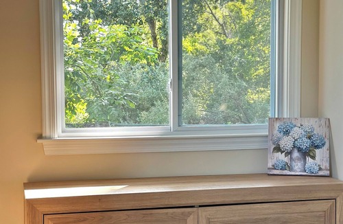 Lovettsville Cottage | Rustically elegant cottage on a bucolic horse farm wine country