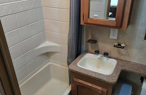Mason City RV Rental | RV Bunkhouse on the River