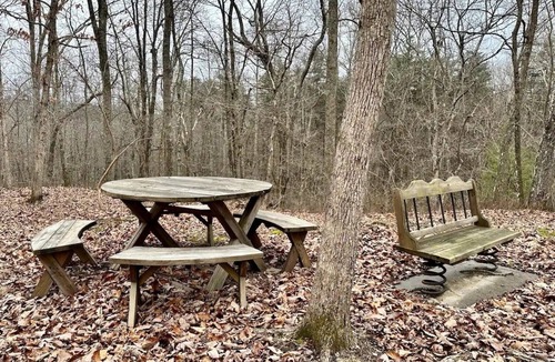 Tracy City RV Rental | RV Pad w/Full Hookups, WiFi, & a Deck! Pet Friendly