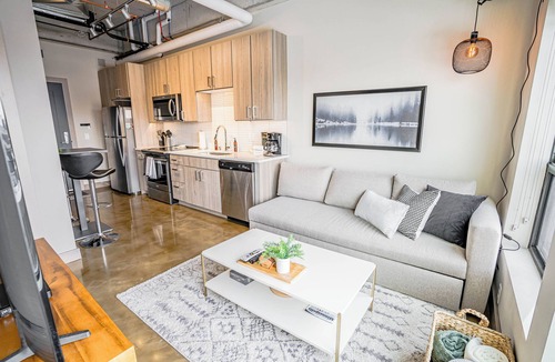 Warehouse District Apartment | Sable 801 - Alcove