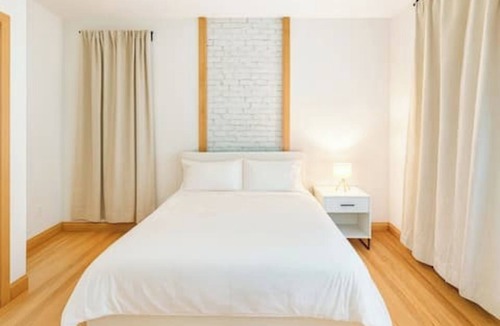 Jersey City Apartment | Sacred Winter Calm | Skyline Views, 15 Min to NYC