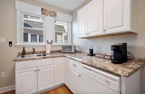 Margate City Apartment | Salt Life Retreat Unit A-2BR/2BA, Heart of Margate