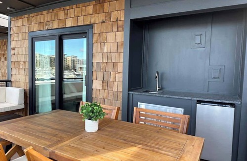Downtown Wilmington Villa | Saltwater at The Cove Riverwalk Villas
