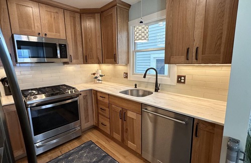 South End Condo | Salty Dog: South End Sunsets - Dog Friendly 2 short blocks to 42nd Street beach