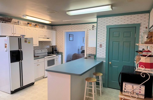 Deep Hole House | Sanderling - Spacious 4BR home with fenced in back yard & dog friendly.