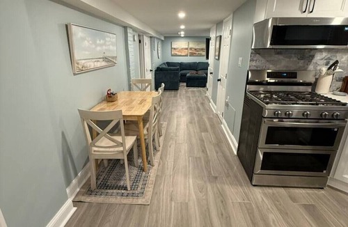 Ventnor City Apartment | Sandy Bottom | 2bd/1bt | 4 min walk to beach