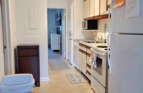 Midtown Ocean City Condo | Sandy Jack's on 80th, 1 bedroom. Steps to the beach and pool! Stocked!