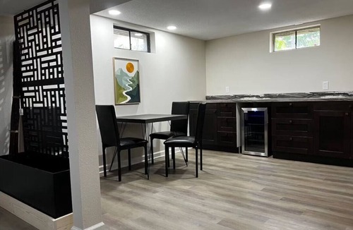 Urbandale House | Scandinavian Retreat Fire-Pit Patio Dog Friendly
