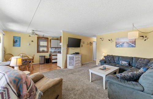 Anglesea Apartment | Scenic North Wildwood Condo with Inlet Views and Beach Nearby