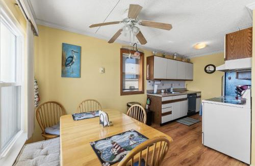 Anglesea Apartment | Scenic North Wildwood Condo with Inlet Views and Beach Nearby