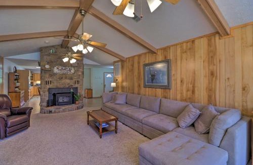 Lone Rock House | Scenic Riverview Getaway w/Screened Porch!