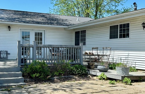 Shelbina House | Schwieter Land & Livestock offers cowboy charm plus all the modern amenities