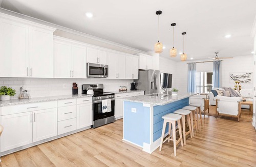 Caine Woods Apartment | Seafoam Bliss | Townhome Steps to the Beach
