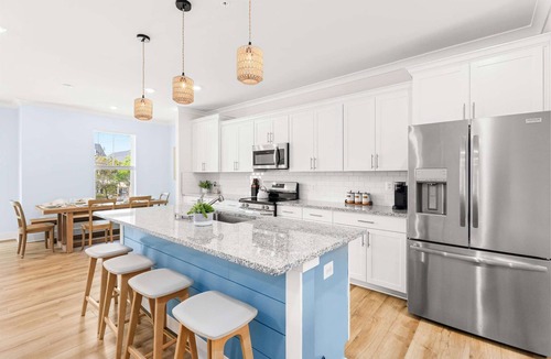 Caine Woods Apartment | Seafoam Bliss | Townhome Steps to the Beach