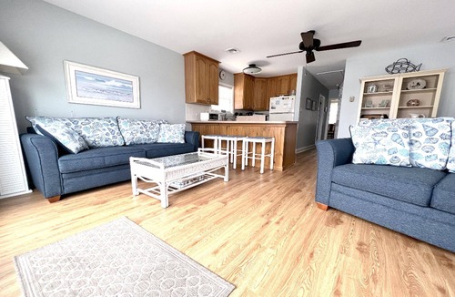 Avalon Cottage | Seashore COTTAGE with bay views