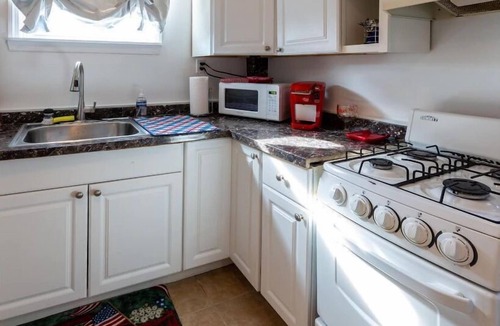 Highlands Apartment | Seashore Town - quaint one bedroom apartment