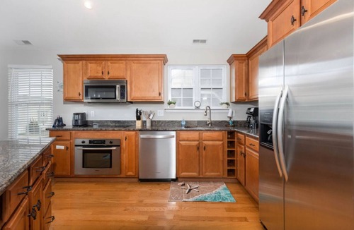 North Wildwood House | Seaside Sanctuary: 5 Bedroom Weekly Vacation Retreat with Pool, Deck, and Beach