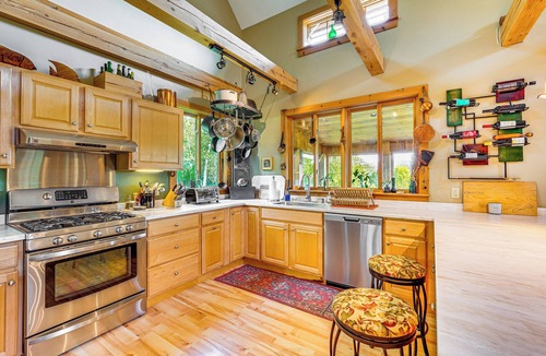 Stannard Cabin | Secluded 2-Cabin Property in Greensboro w/Views