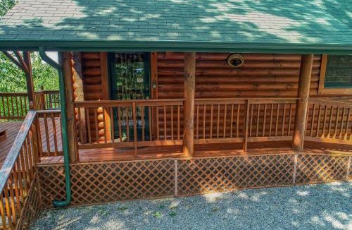 Cosby Ski Chalet | Secluded 2BR Log Cabin Hot Tub Stunning Mountain Views